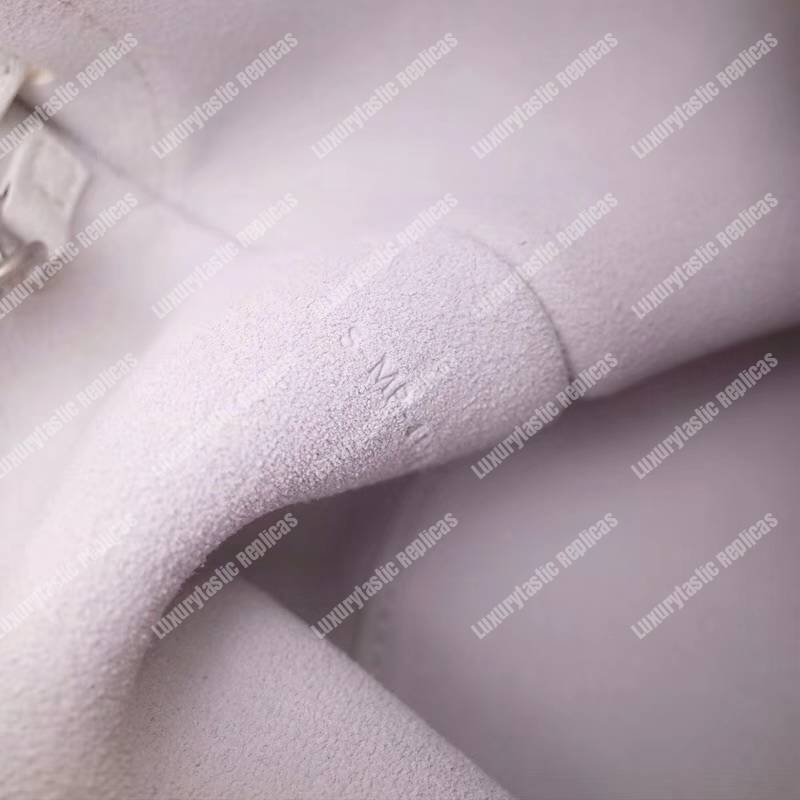 Ce**e big bag nano bucket in supple grained calfskin white