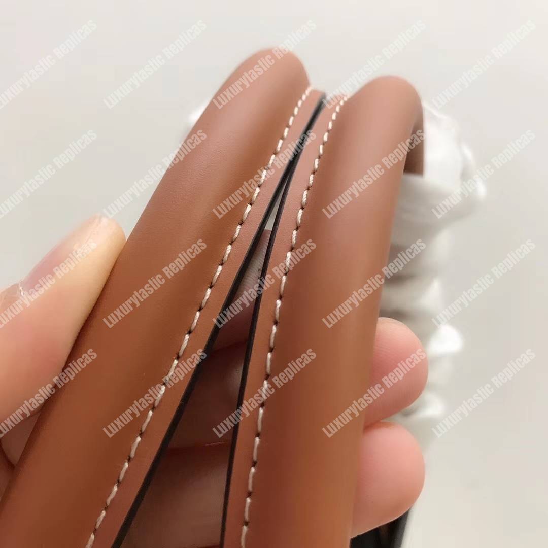 Ce**e small cabas vertical in triomphe canvas