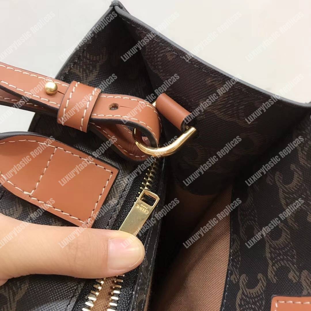 Ce**e small cabas vertical in triomphe canvas