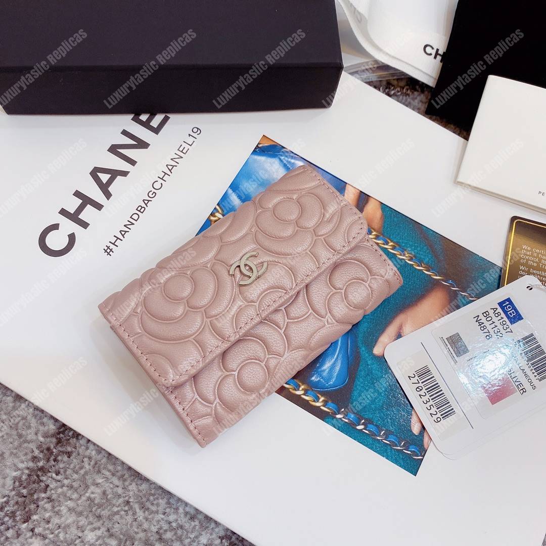 Ch*el flap card holder satin finish goatskin pink