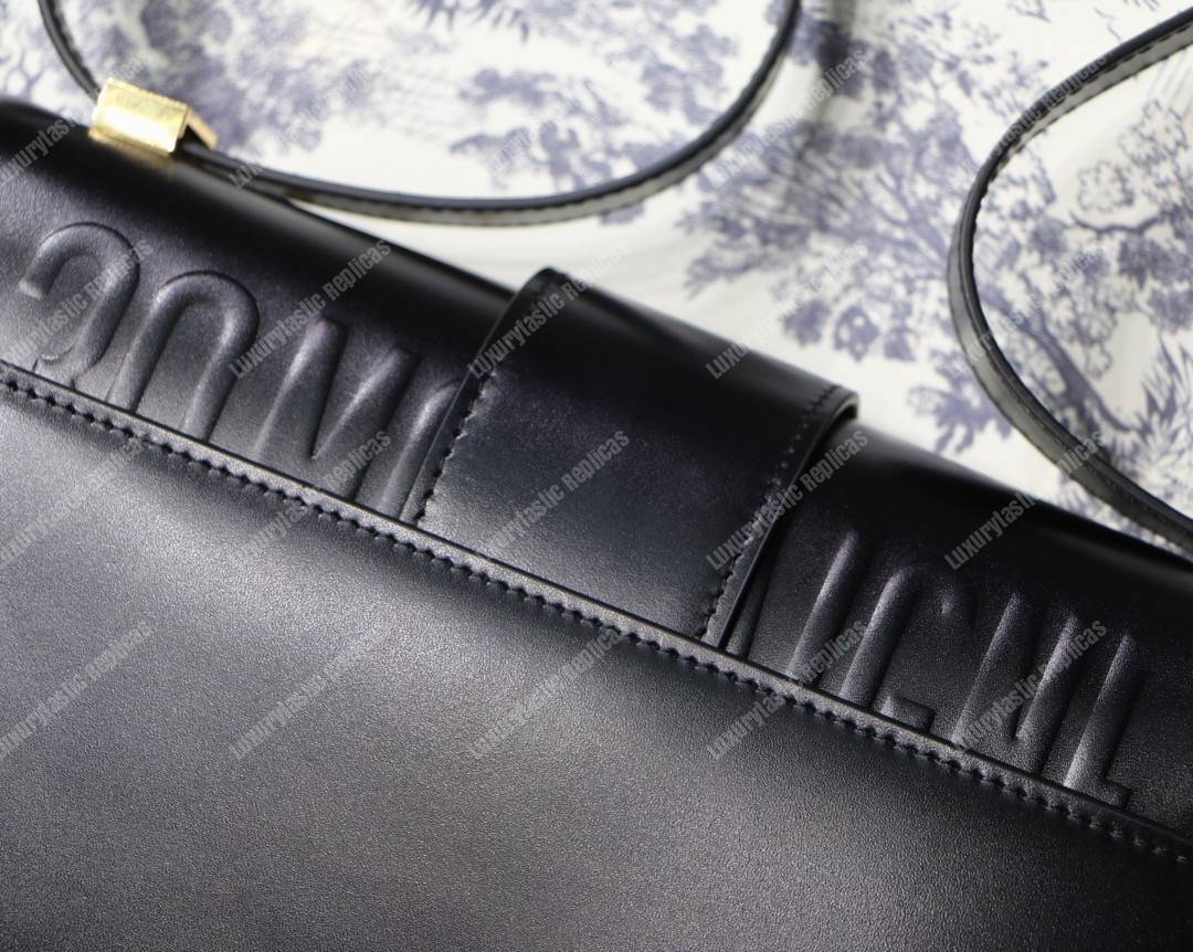 30 Montaigne Calfskin Bag Black