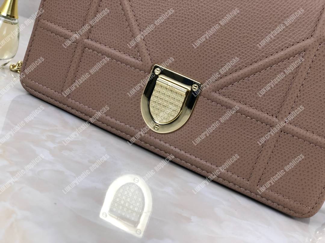 D*orama calfskin clutch pale pink