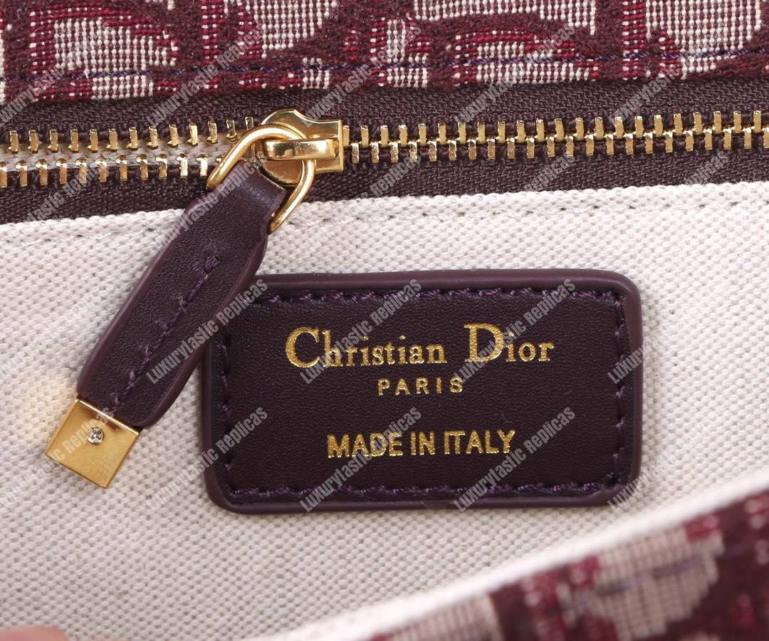 D*or 30 montaigne bag in burgundy oblique canvas