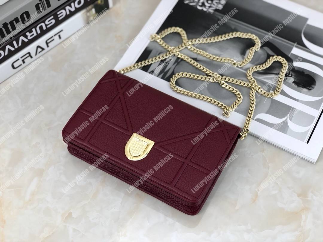 D*orama calfskin clutch red