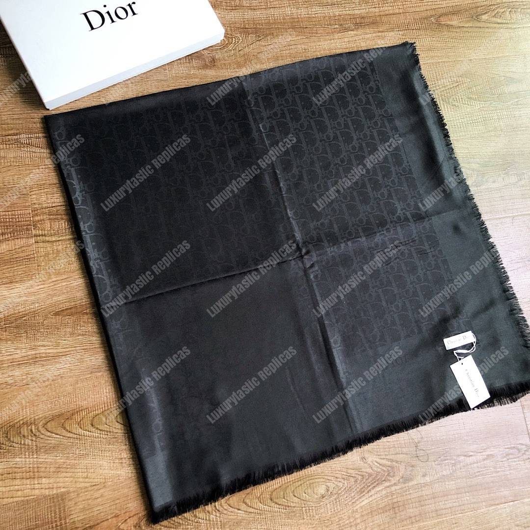 CD Black Oblique 140 Stole