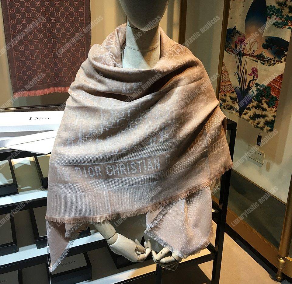 CD Oblique 140 Stole Beige