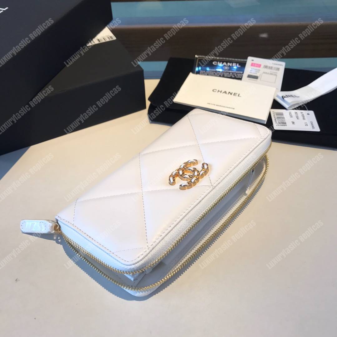 Ch*el 19 long zipped wallet white