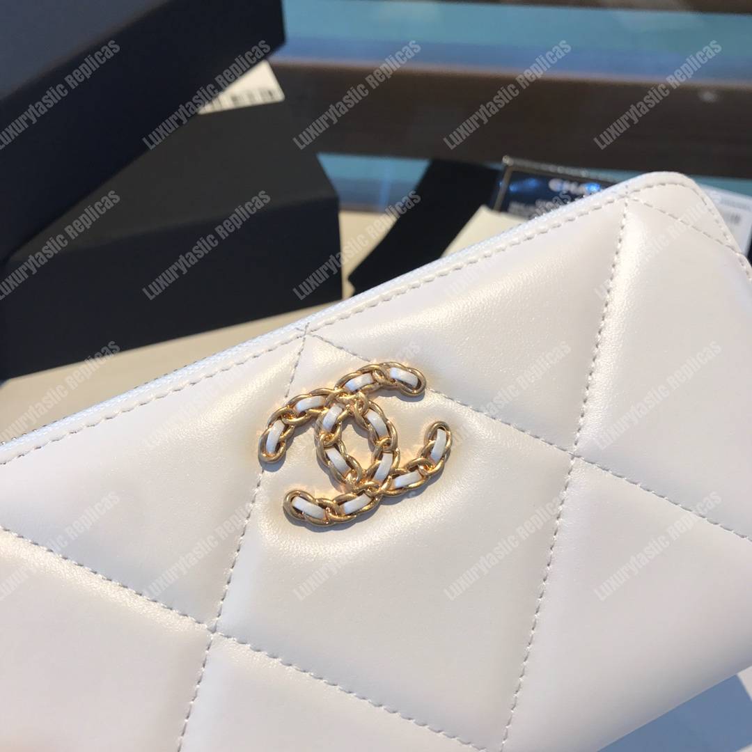 Ch*el 19 long zipped wallet white