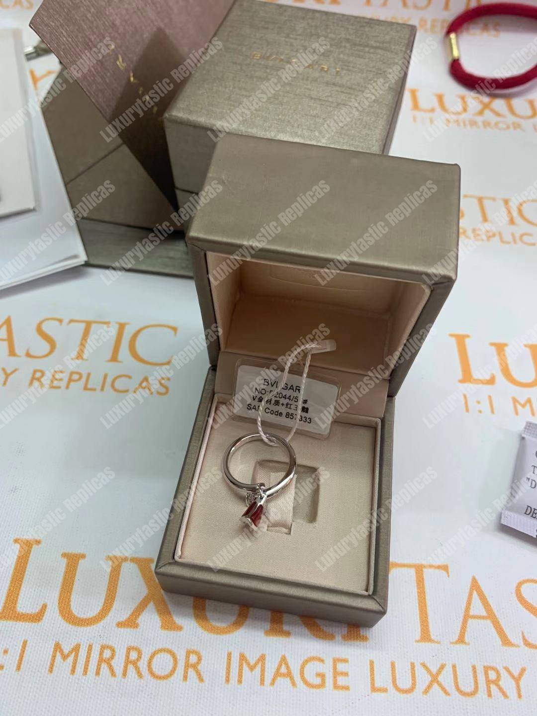 B*l*ai divas’ dream ring red