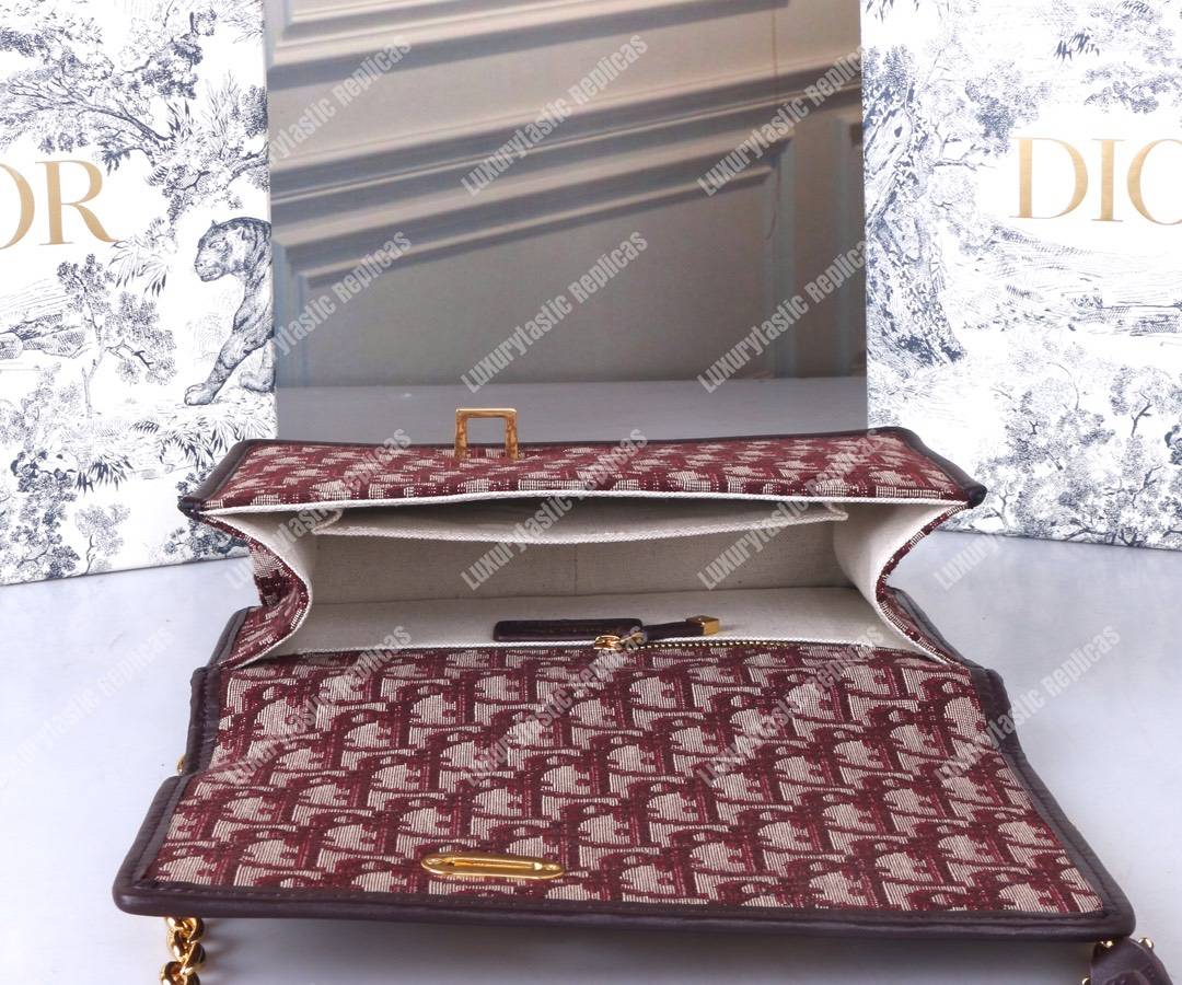 D*or 30 montaigne bag in burgundy oblique canvas