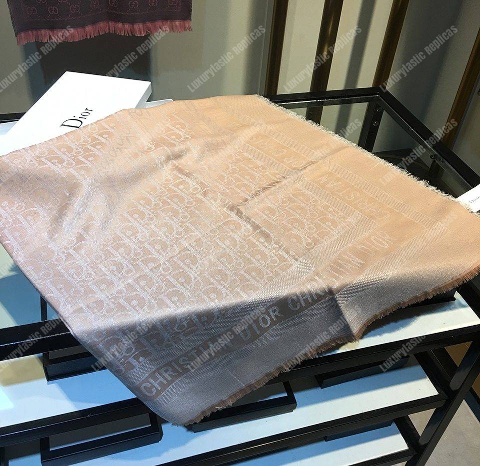 CD Oblique 140 Stole Beige