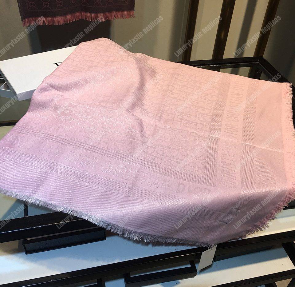 CD Oblique 140 Stole Pink