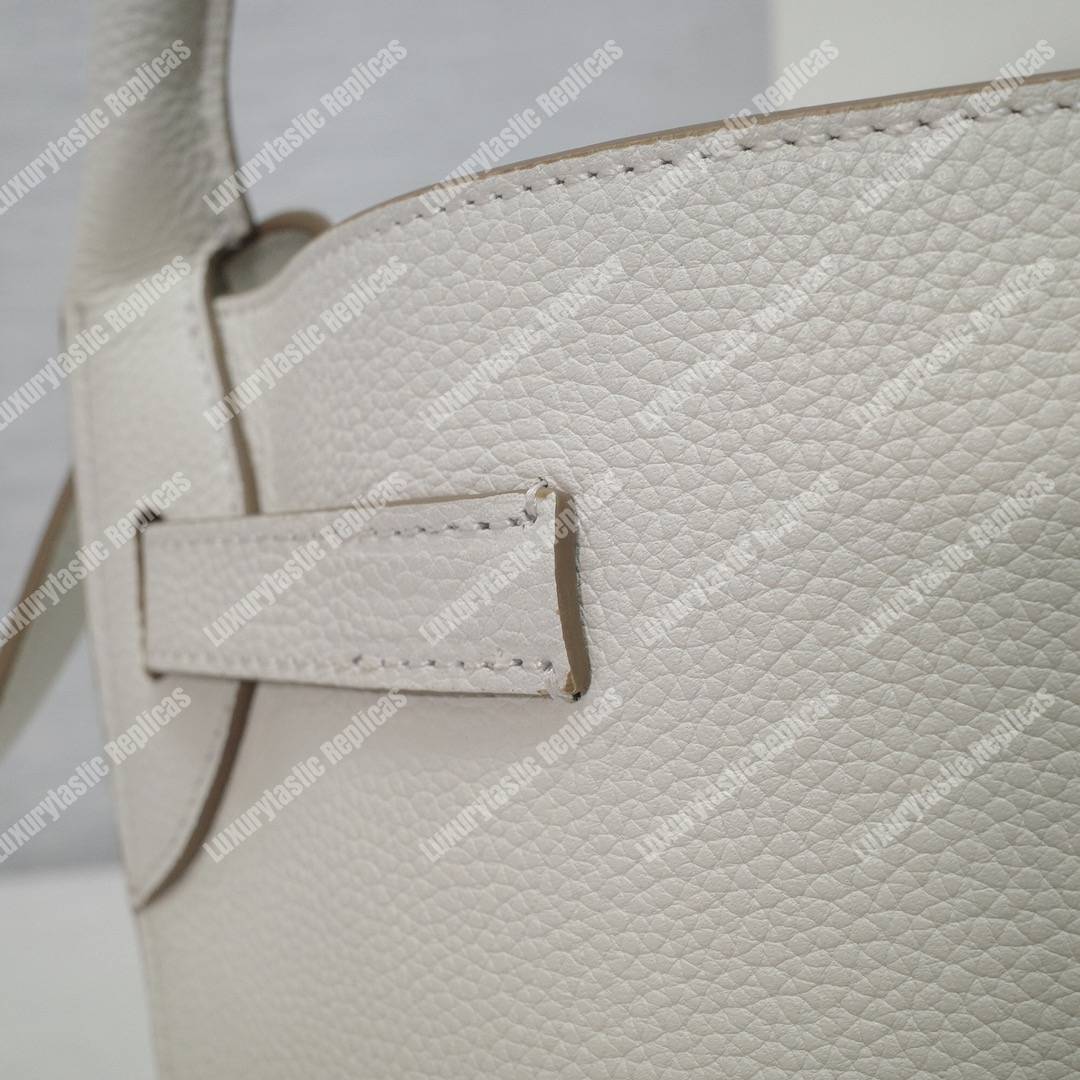 Ce**e big nano bucket in supple grained calfskin white