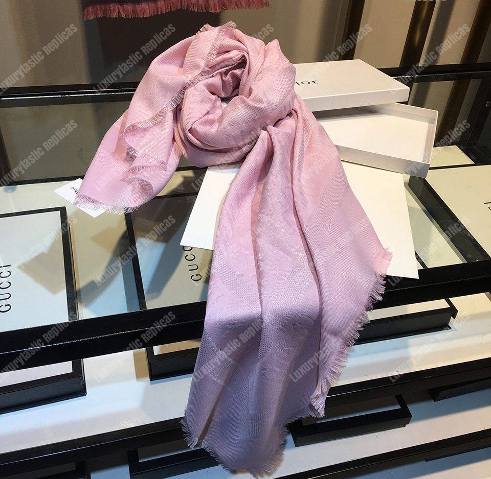CD Oblique 140 Stole Pink