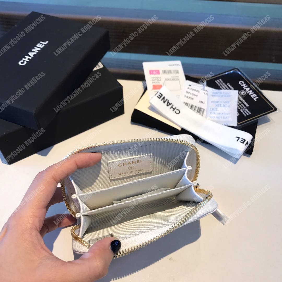 Ch*el 19 zipped coin purse white