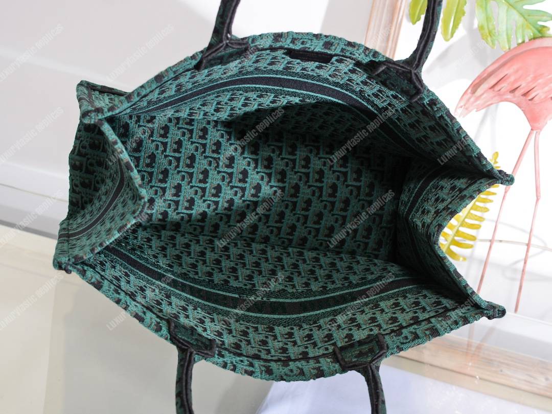 D*or book tote bag in embroidered canvas green black D*or oblique