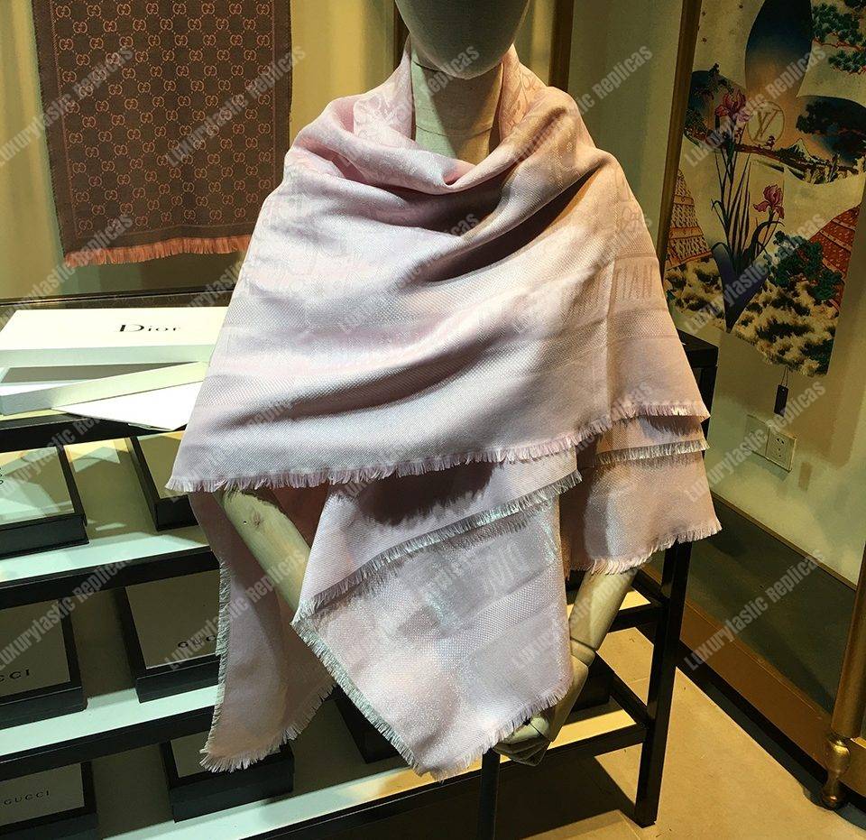 CD Oblique 140 Stole Pink