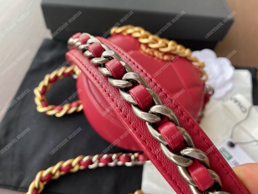 Ch*el 19 clutch with chain red
