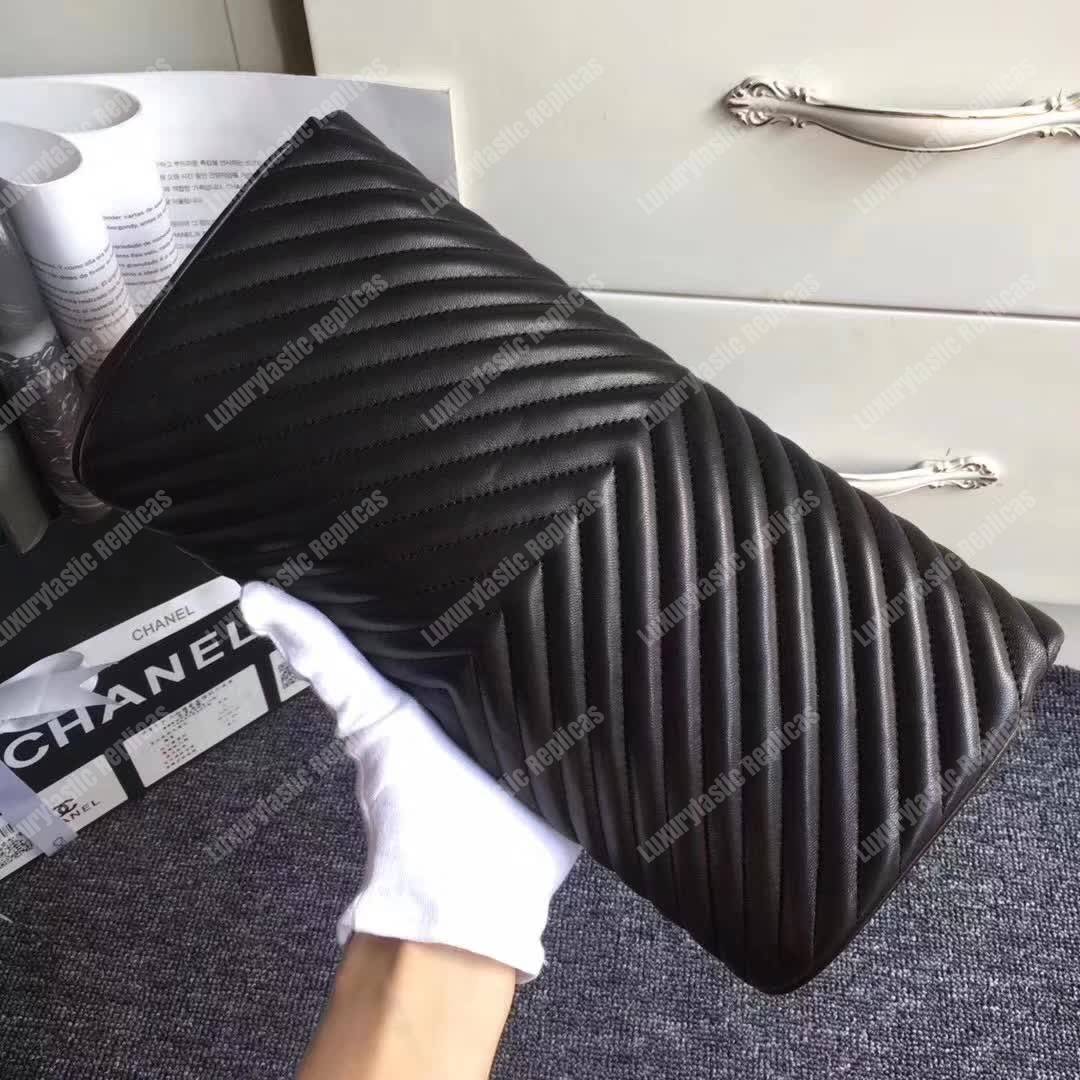 Ch*el reversed clutch black