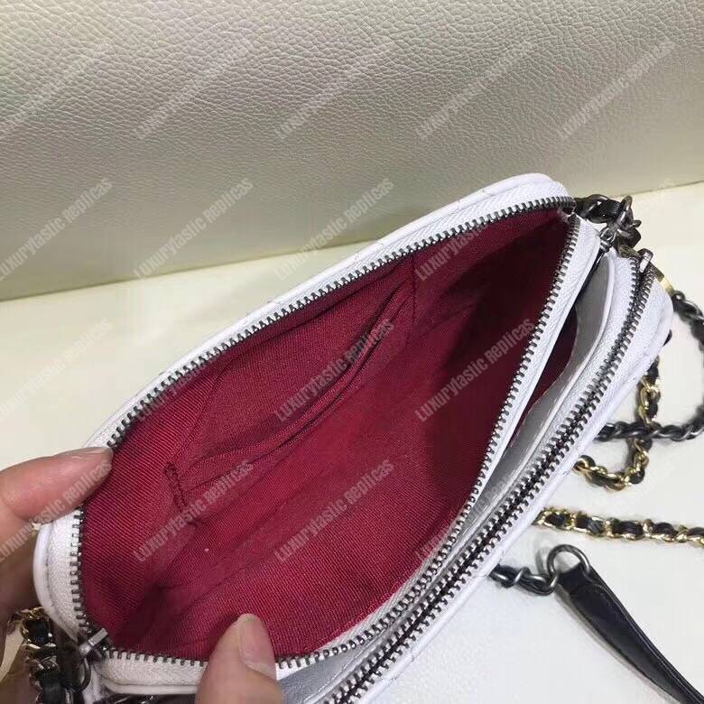 Ch*el clutch with chain white and black