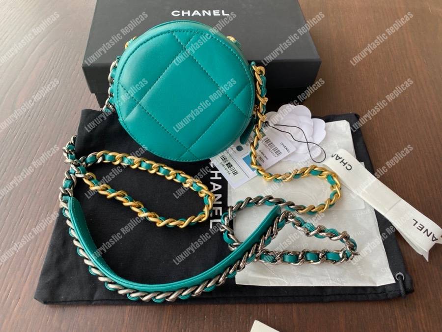 Ch*el 19 clutch with chain turquoise