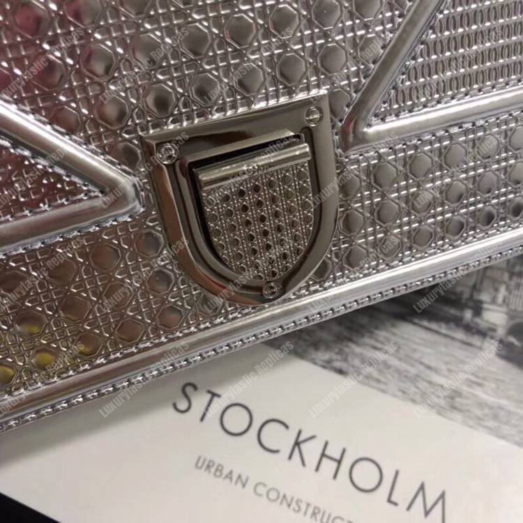 D*orama silver-toned metallic calfskin flap bag