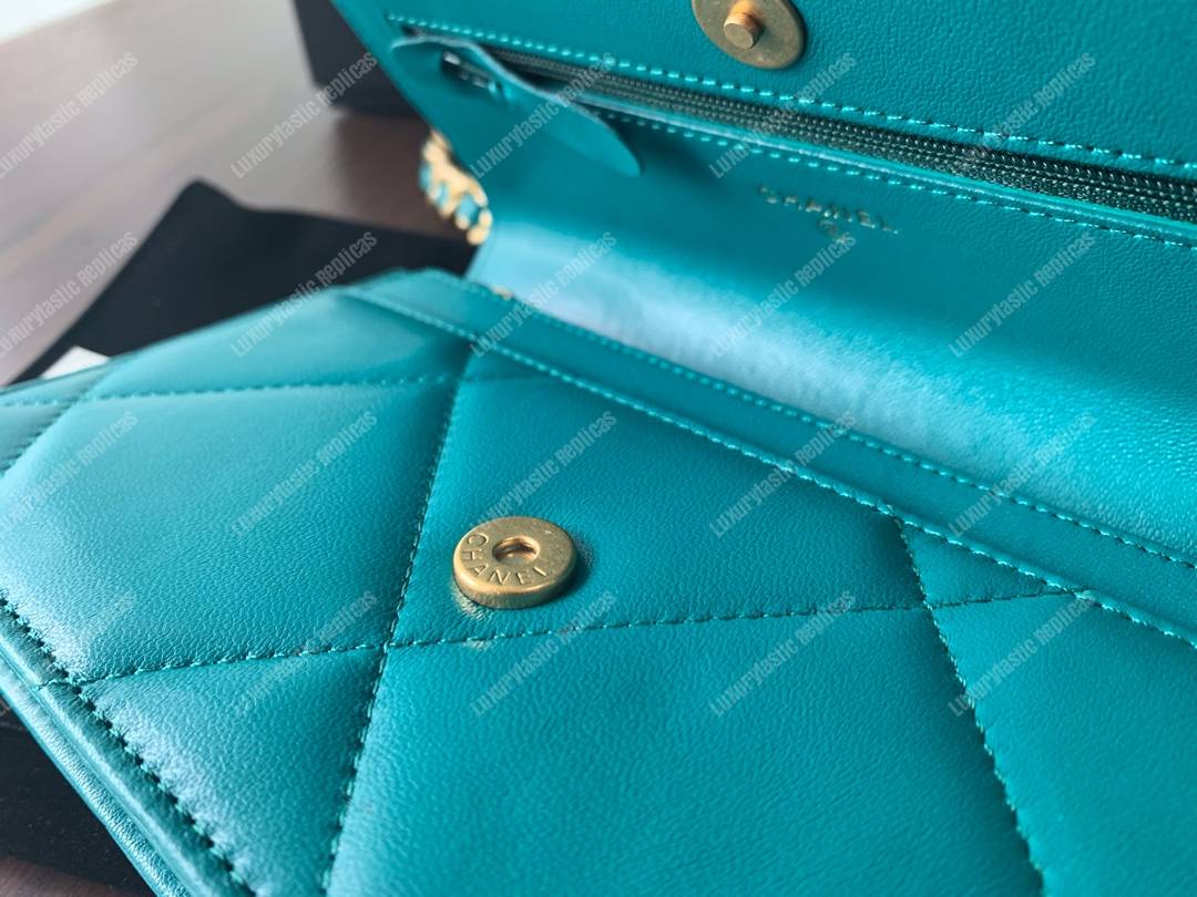 Ch*el 19 wallet on chain blue