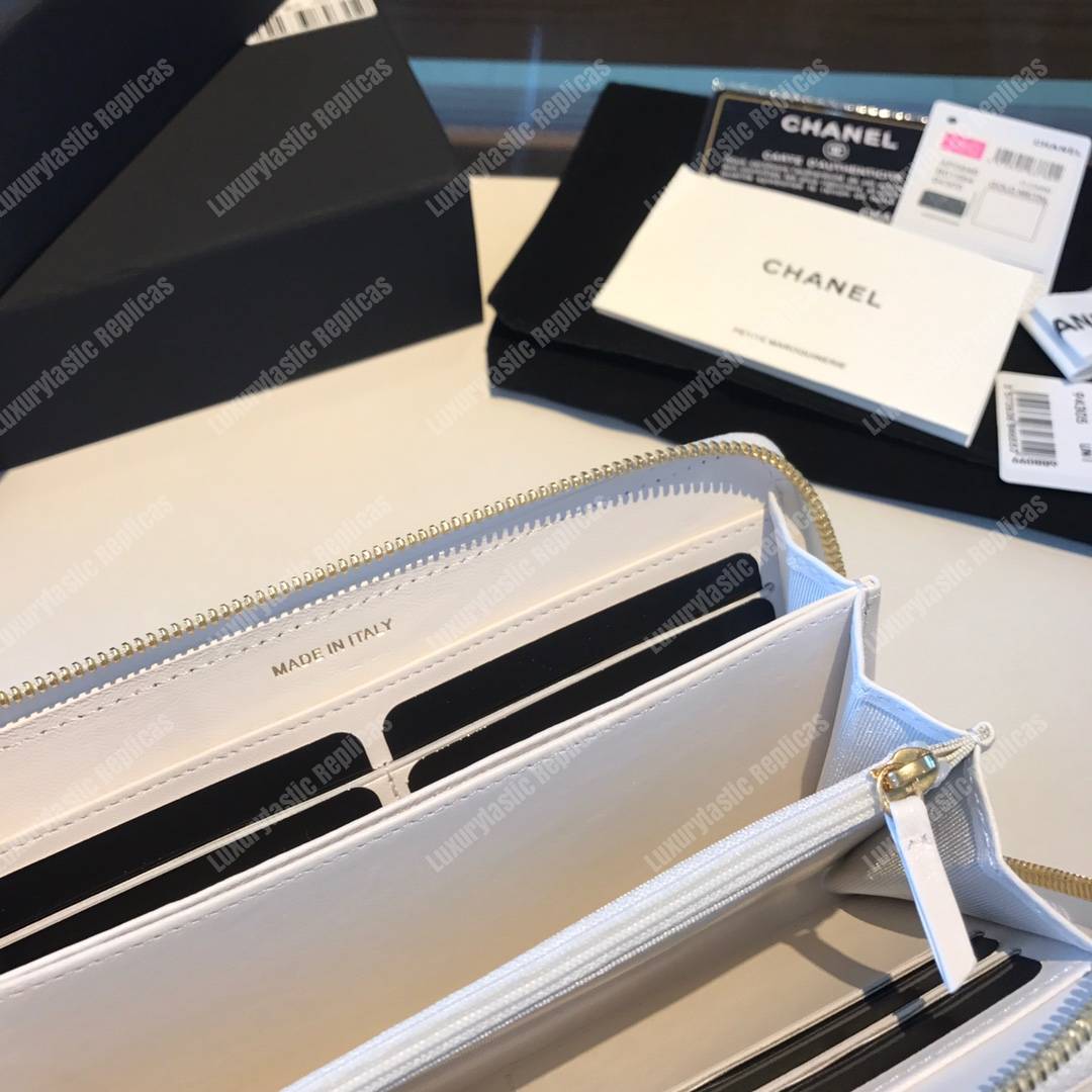 Ch*el 19 long zipped wallet white