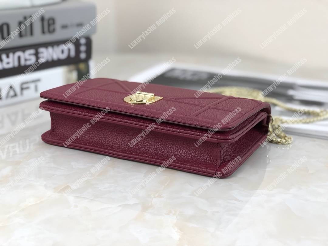 D*orama calfskin clutch red