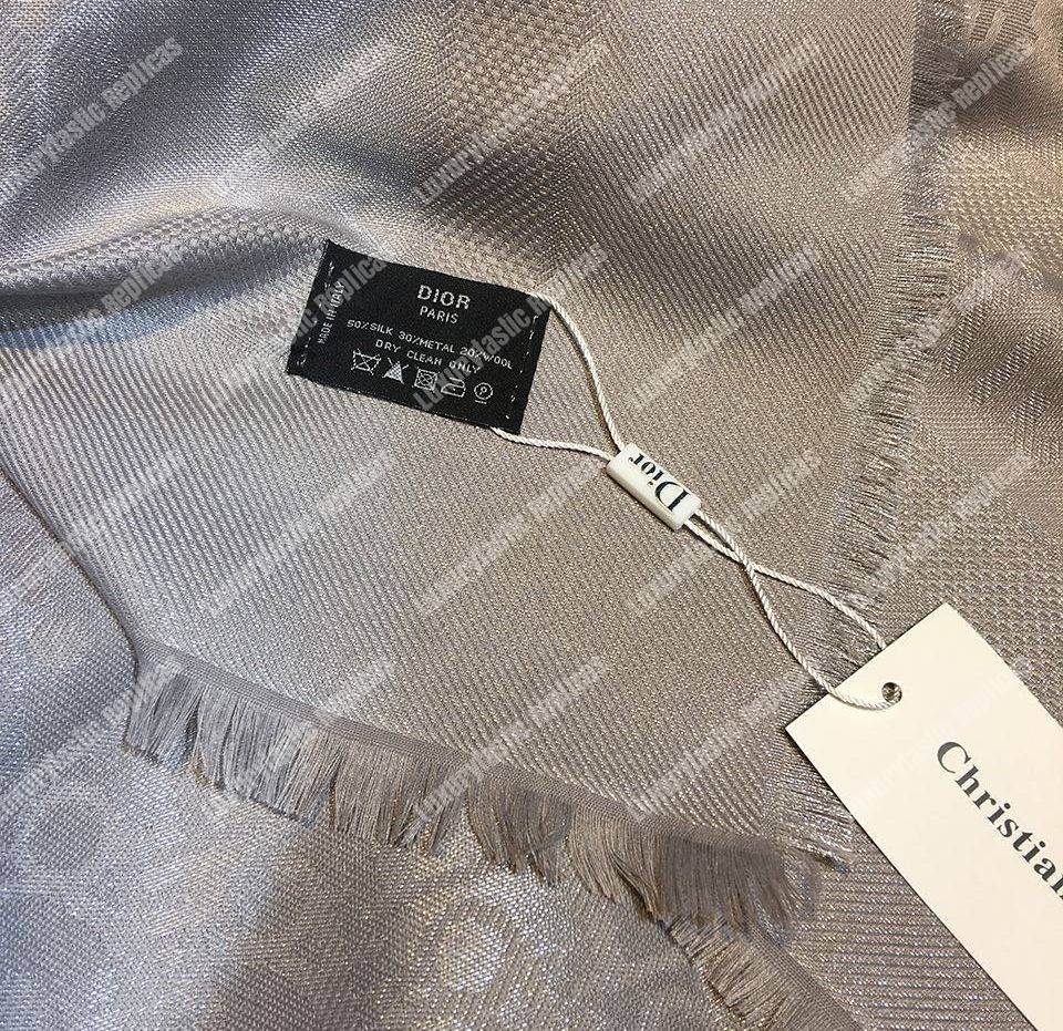 CD Oblique 140 Stole Grey