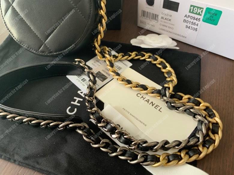 Ch*el 19 clutch with chain black