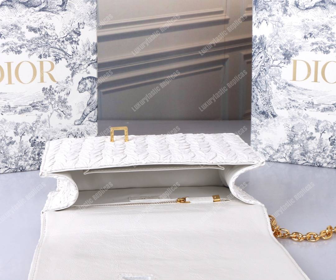 D*or wavy-effect 30 montaigne bag with chain white