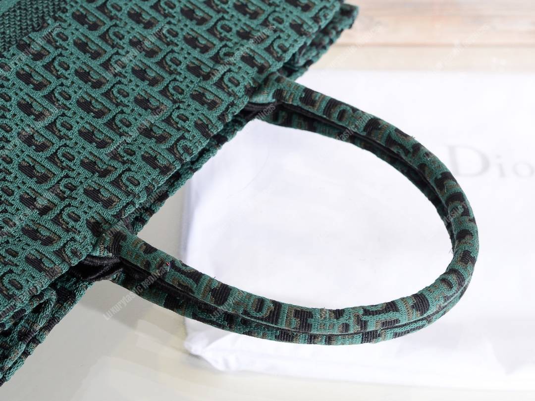 D*or book tote bag in embroidered canvas green black D*or oblique