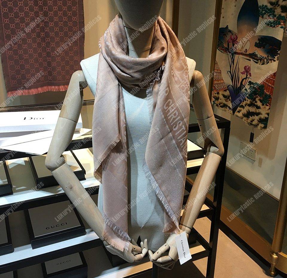 CD Oblique 140 Stole Beige