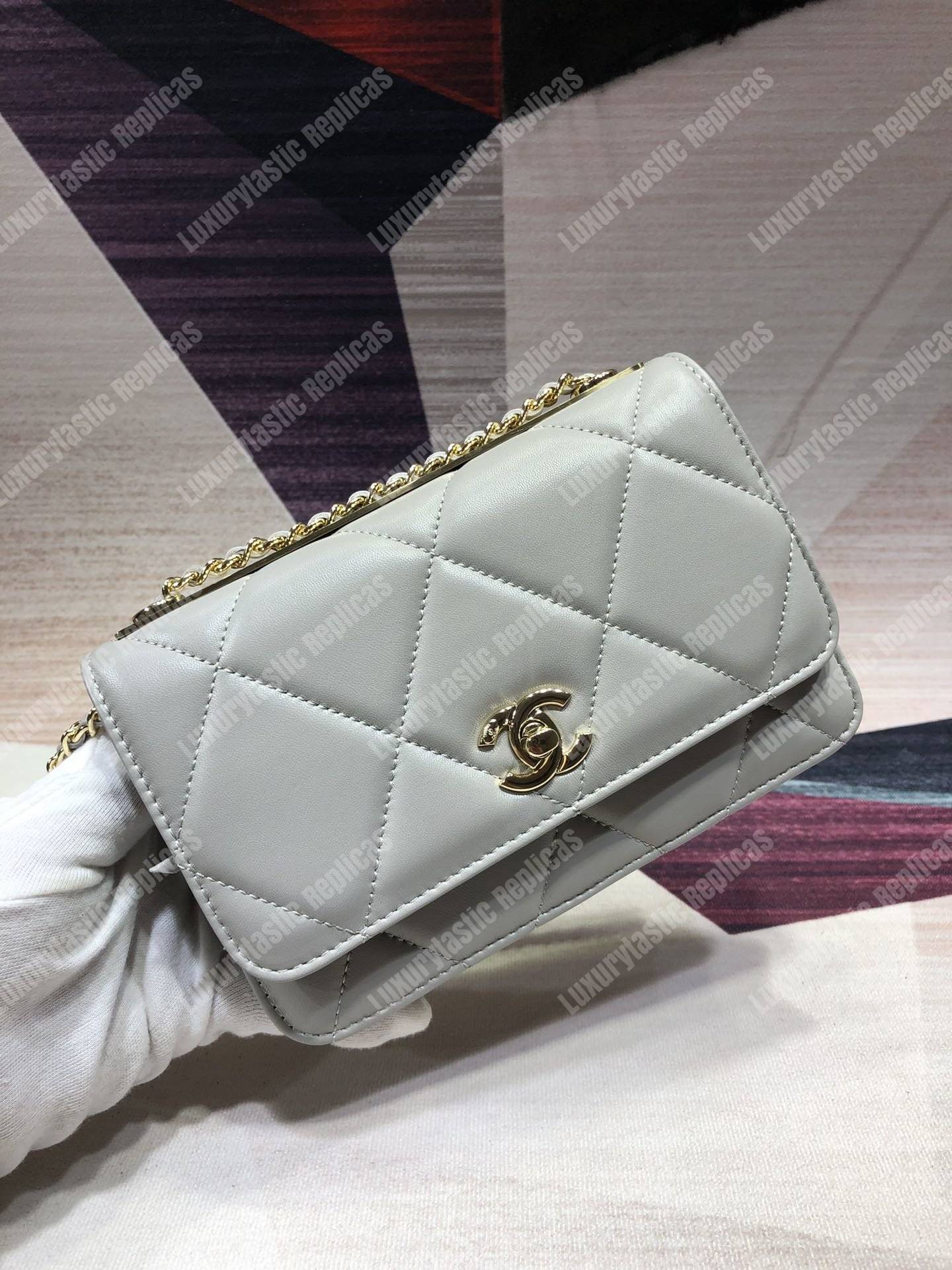 Ch*el wallet on chain – woc lambskin gold-toned metal white