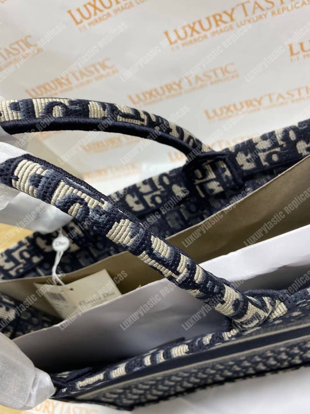 D*or book tote bag in embroidered canvas blue D*or oblique