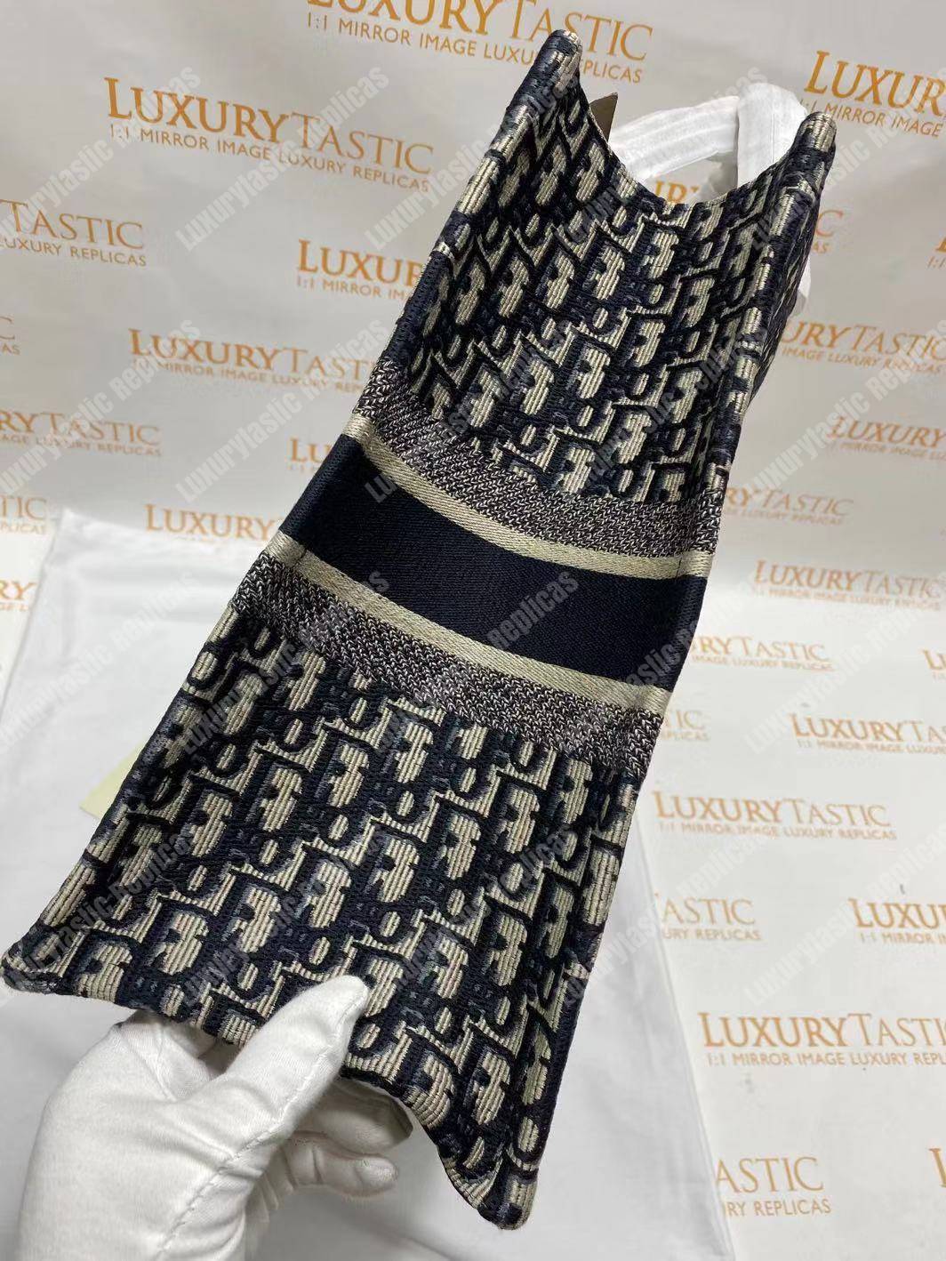 D*or book tote bag in embroidered canvas blue D*or oblique