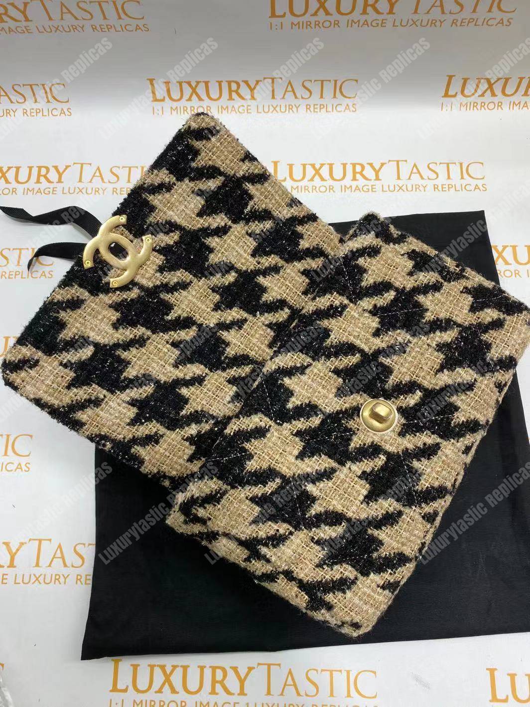 Ch*el 19 maxi flap bag tweed beige & black