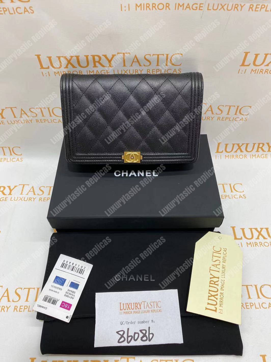 Ch*el le boy wallet on chain – woc grained calfskin gold-toned black