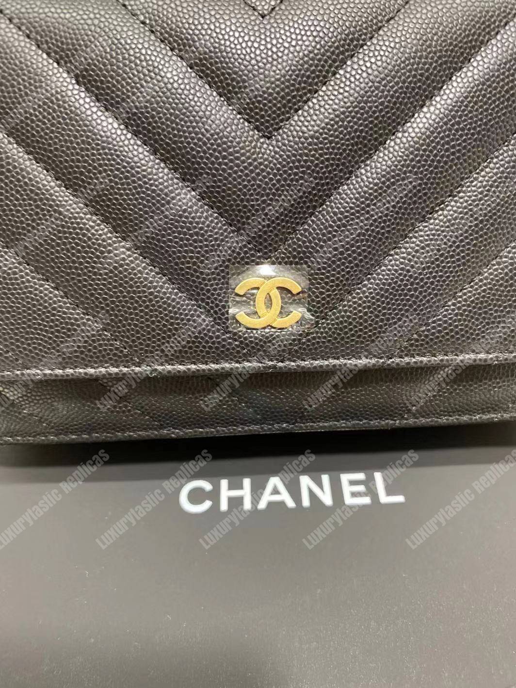 Ch*el wallet on chain – woc classic caviar gold-toned metal black