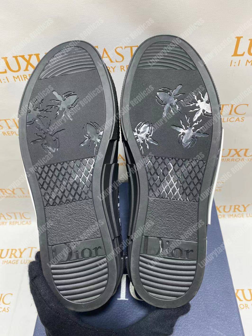 D*or “b23” high-top D*or oblique sneaker