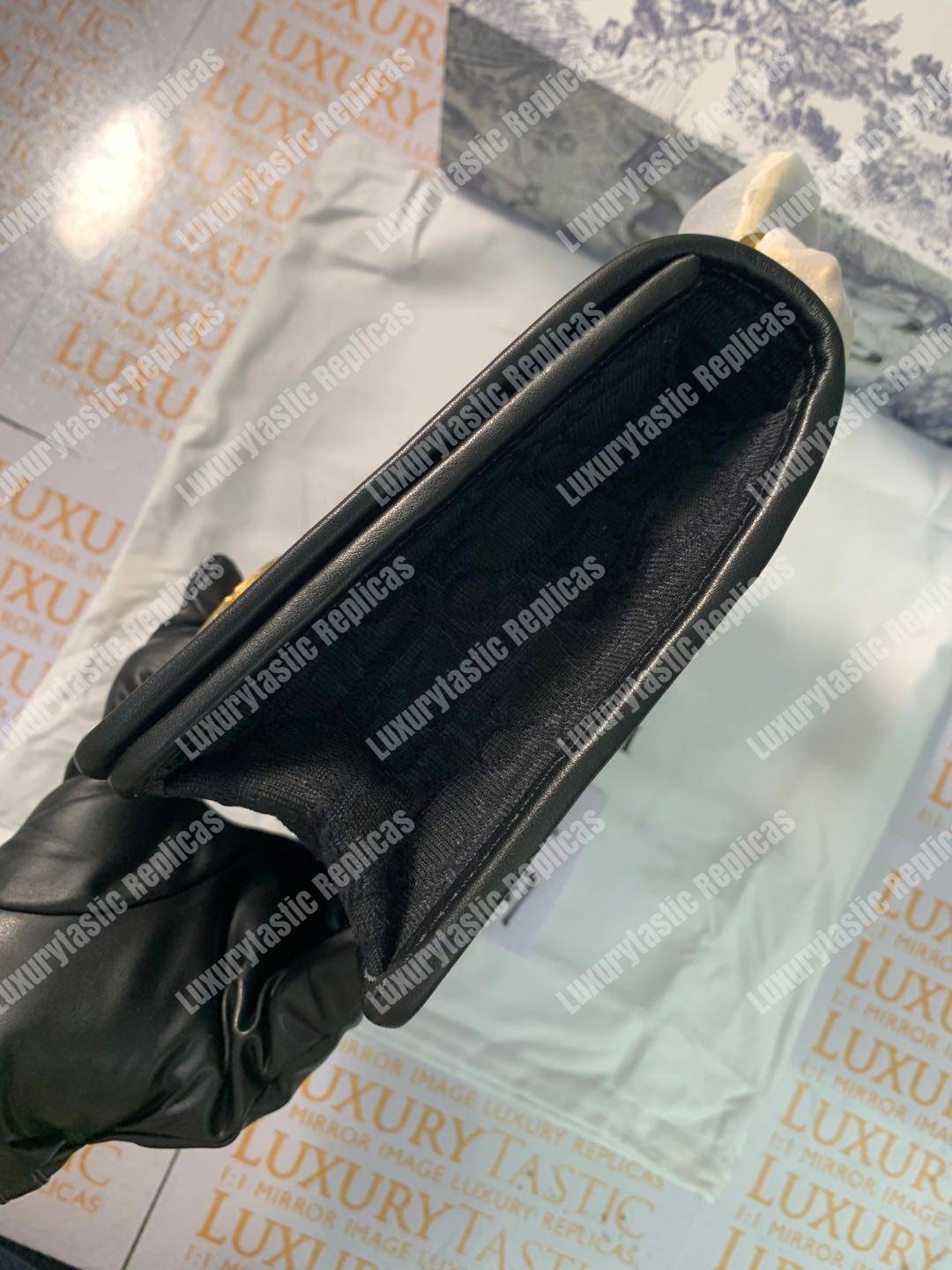 D*or wavy-effect 30 montaigne bag with chain black