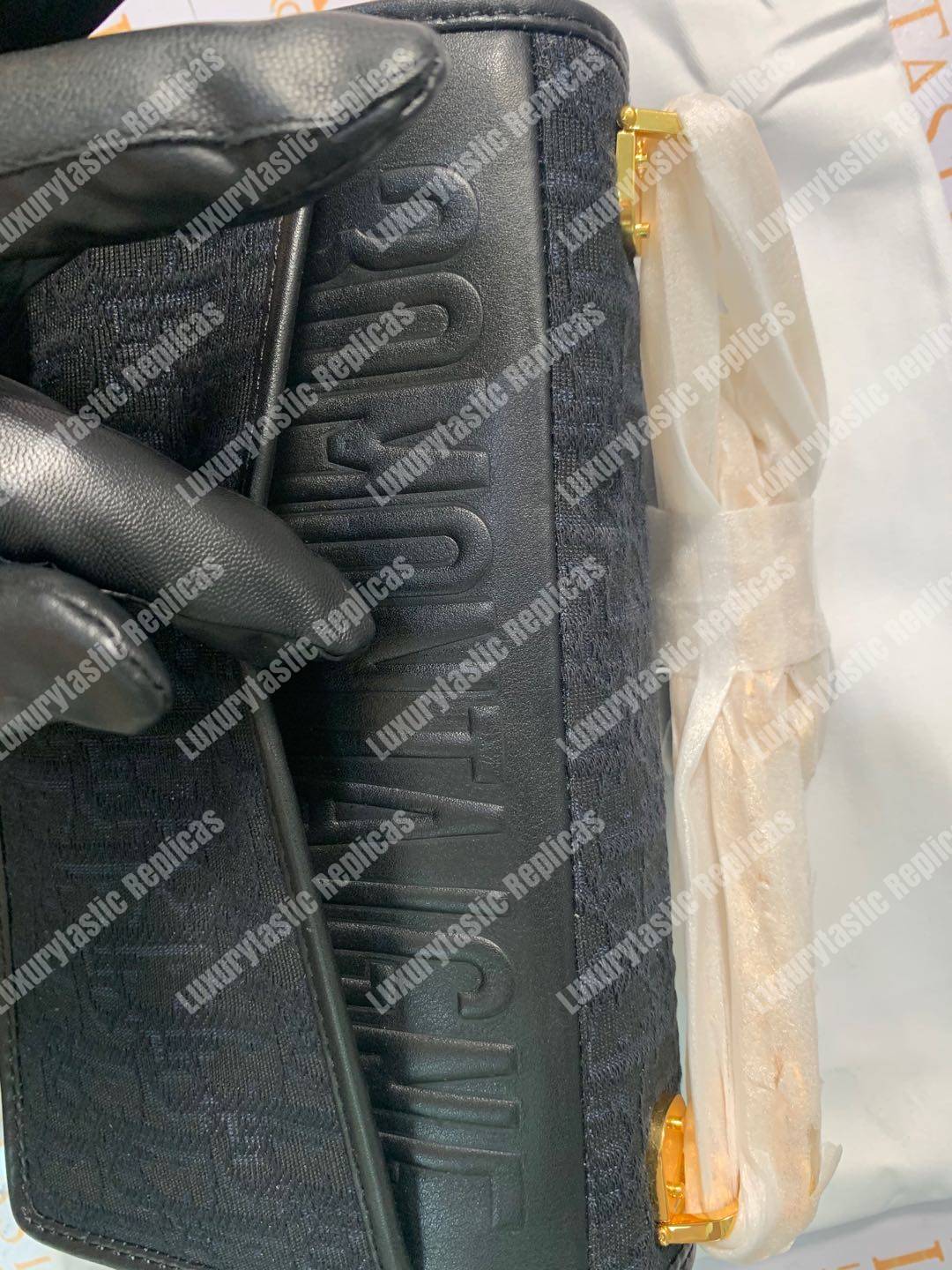 D*or wavy-effect 30 montaigne bag with chain black