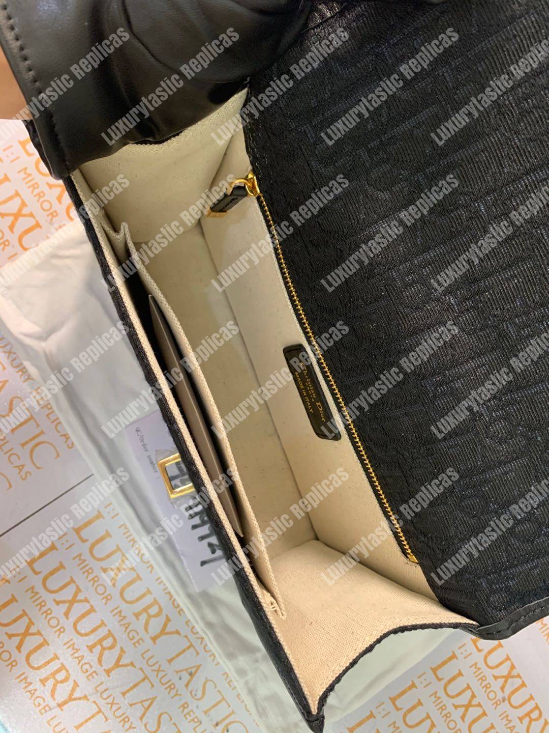 D*or wavy-effect 30 montaigne bag with chain black