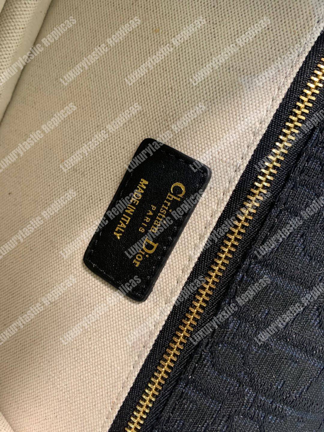 D*or wavy-effect 30 montaigne bag with chain black