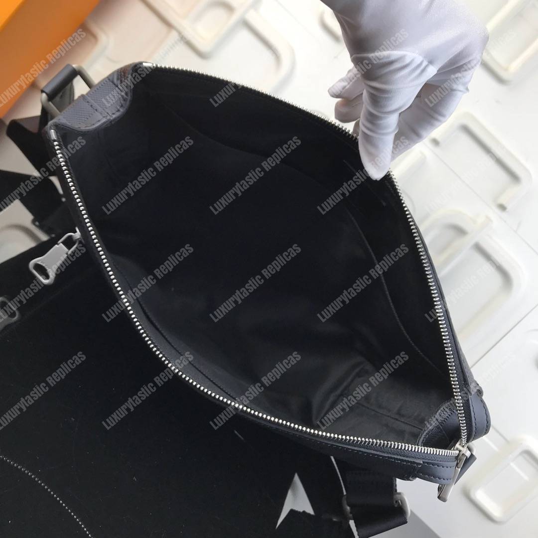 LV Discovery Messenger PM Damier Infini Leather Onyx