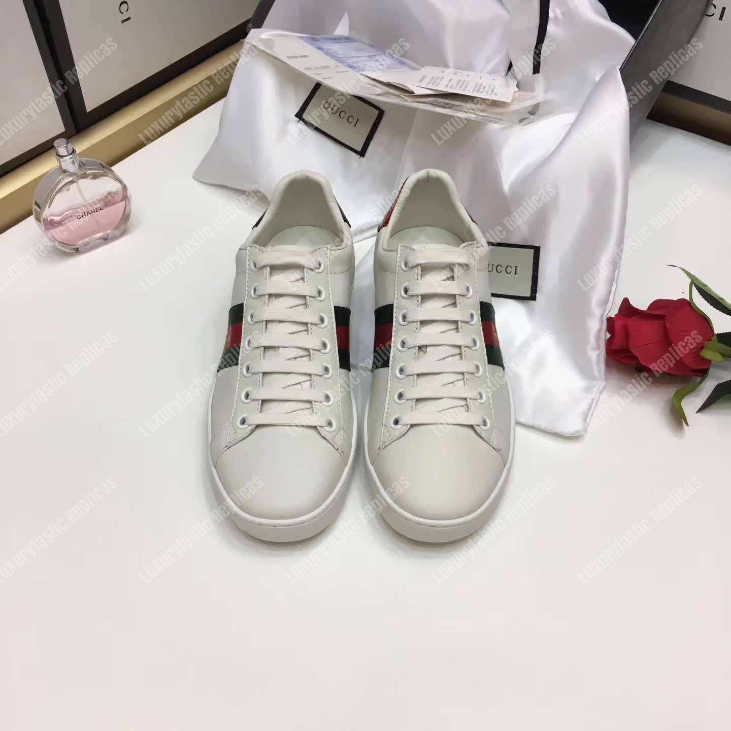 G*u*i ace embroidered bee sneaker white