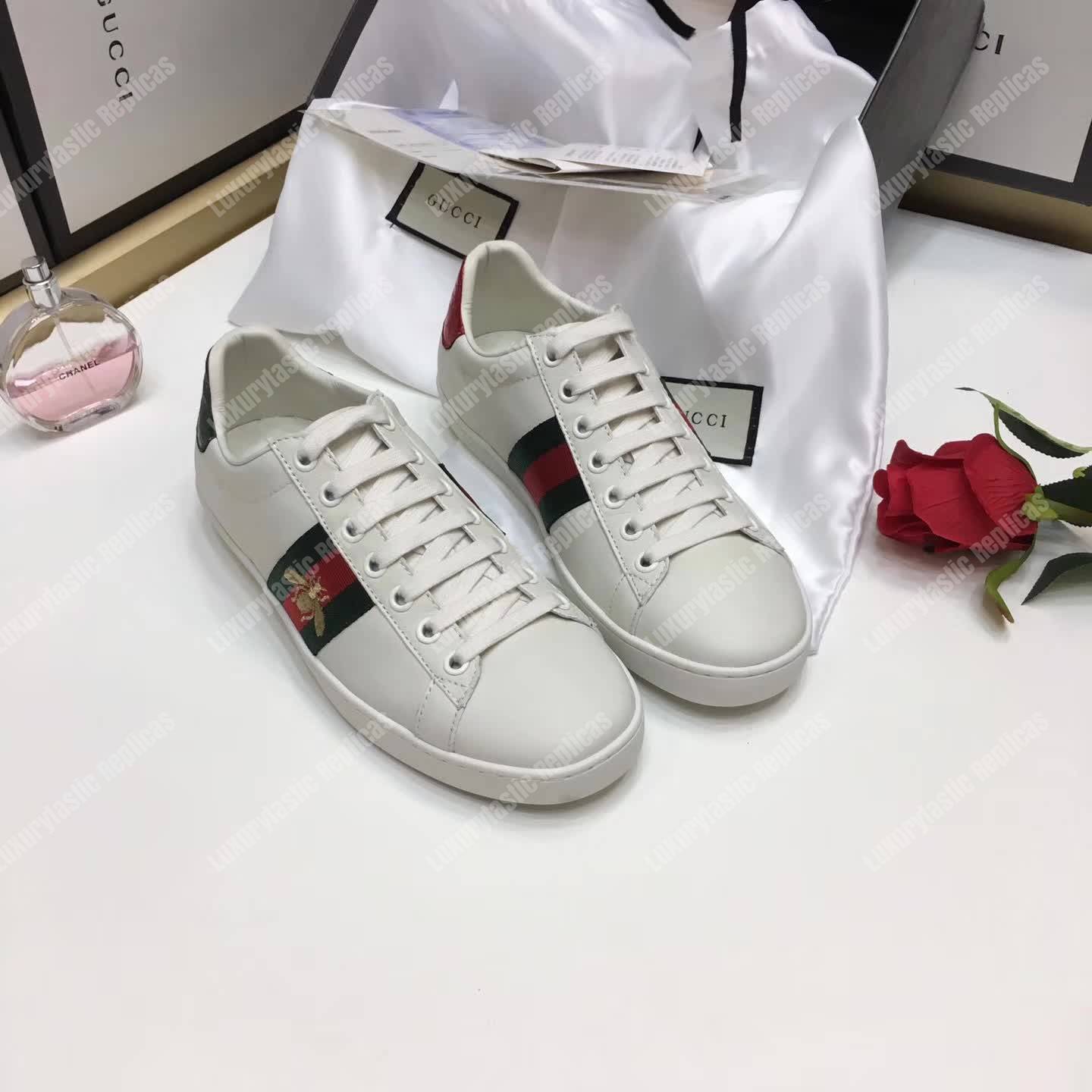 G*u*i ace embroidered bee sneaker white