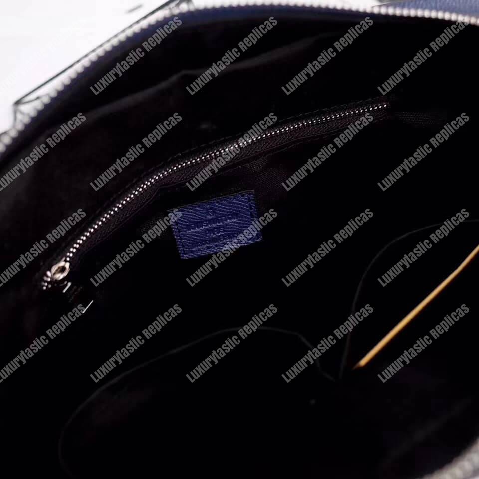 LV Anton Messenger PM Taiga Leather Ocean