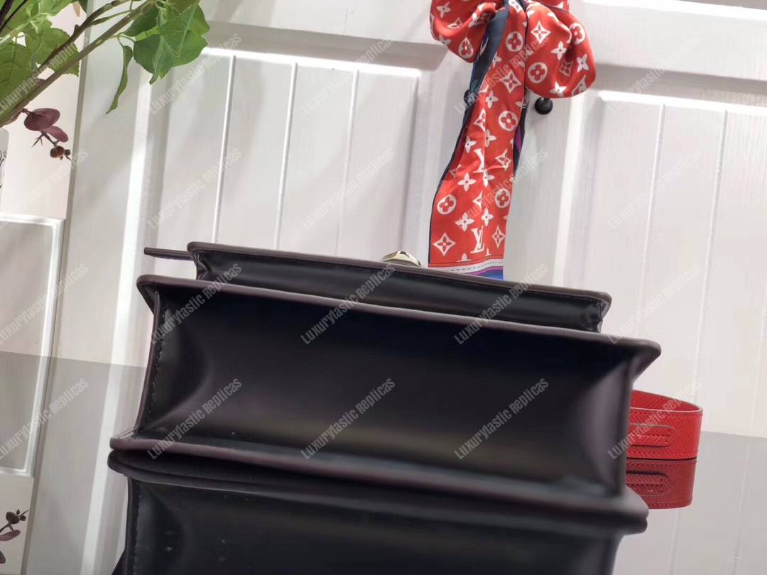 LV Pochette Epi Leather Black/White